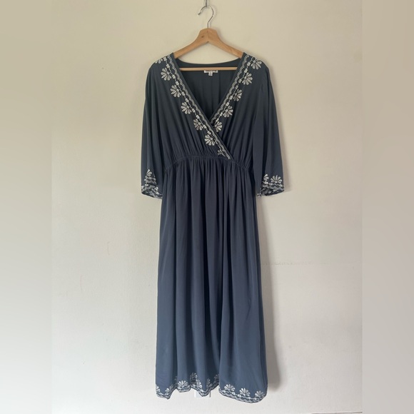 Wren & Ivory Blue With White Embroidered V-Neck Maternity Maxi Dress Size XL - Picture 1 of 10